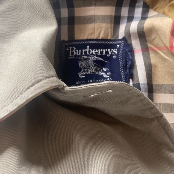 Beautiful Burberry jacket - Picture 7 of 7